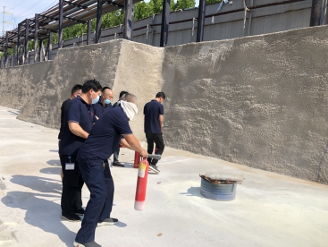 筑牢防火墻，把好安全關(guān)，  ---公司開(kāi)展消防應(yīng)急演練